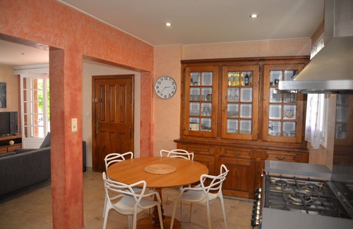 Saint-Florent Apartment | Apartement town Center, Rénové, 90m2 with balcony