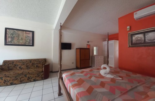 Rodney Bay Hotel | Aparthotel 5-minutes away from beach w/AC, Wi-Fi, & pool view in RodneyBay