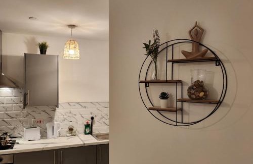 Grangetown Apartment | ApartHotel Flat 1 - 10 min to centre by Property Promise