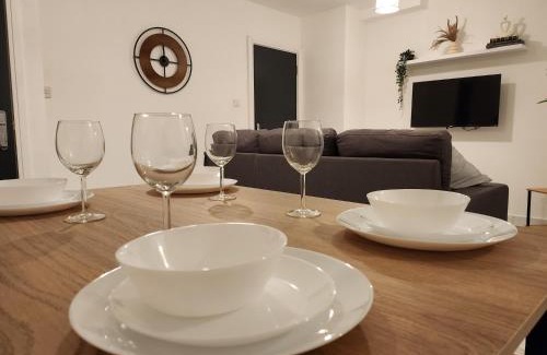 Grangetown Apartment | ApartHotel Flat 1 - 10 min to centre by Property Promise