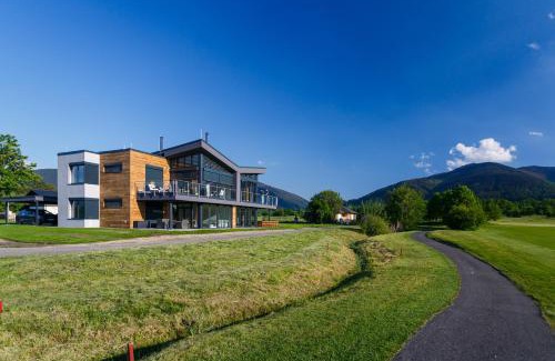 Celadna Apartment | Apartmán na golfu