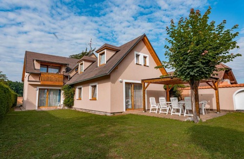 Domanin Apartment | Apartmány Sen