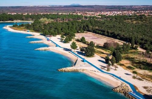 Stinjan Apartment | Apartman 100m2, full opremljen, privatni parking.