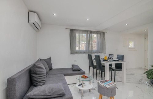 Salatic Apartment | Apartmani Dino