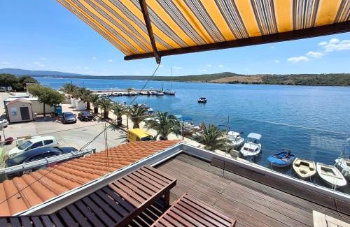 Municipality of Posedarje Apartment | Apartmani More Luxury apartment with whirpool and terace 50 m2