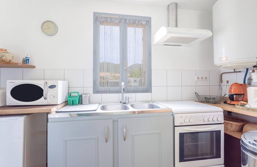 Caudies-de-Fenouilledes Apartment | Apartment 'Gîte-eau-soleil' with Balcony and Wi-Fi