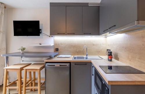 Les Contamines-Montjoie Apartment | Apartment 'Studio Haut De Gamme Contamines' with Mountain View and Balcony