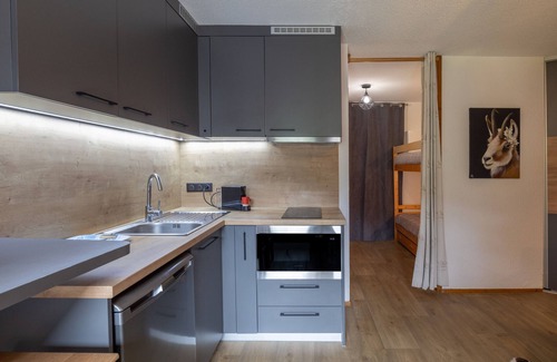 Les Contamines-Montjoie Apartment | Apartment 'Studio Haut De Gamme Contamines' with Mountain View and Balcony