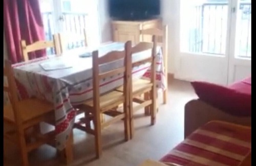 Saint-Gervais-les-Bains Apartment | Apartment St Gervais, 3 rooms with view and swimming pool