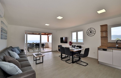 Miholascica Apartment | Apartments Villa Sofia (81541-A1) - Martinscica - island Cres