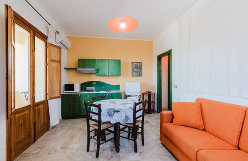 Castellammare del Golfo Apartment | Apartment 'Appartamento Con Vista Piscina 3' with Shared Pool, Wi-Fi and Air Conditioning