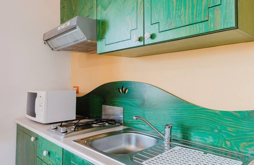 Castellammare del Golfo Apartment | Apartment 'Appartamento Con Vista Piscina 3' with Shared Pool, Wi-Fi and Air Conditioning