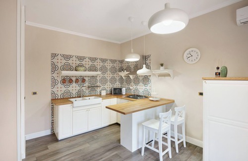 Castellammare di Stabia Apartment | Apartment 'Sunset' with Wi-Fi and Air Conditioning