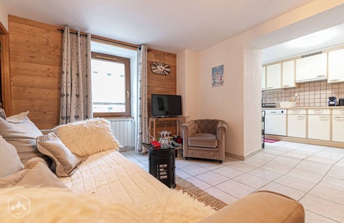 Val Cenis Apartment | apartment in the heart of the village back to the ski slopes