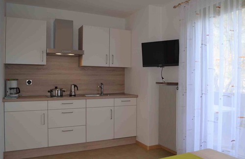 San Pancrazio Apartment | Apartment 'Eschenleit -grün' with Mountain View, Balcony and Wi-Fi