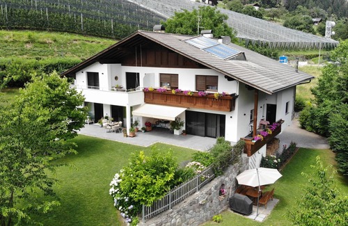 San Pancrazio Apartment | Apartment 'Eschenleit -grün' with Mountain View, Balcony and Wi-Fi