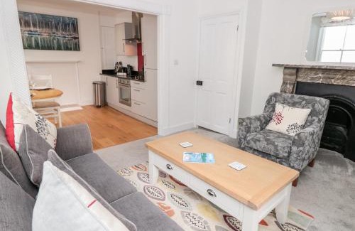 Dartmouth Apartment | Apartment 1 22 Foss Street