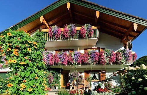 Ruhpolding Apartment | Apartment 1, 50sqm, balcony, kitchen, 1 bedroom and 1 living room, max. 4 pers., WLAN