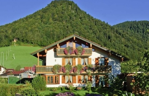 Ruhpolding Apartment | Apartment 1, 50sqm, balcony, kitchen, 1 bedroom and 1 living room, max. 4 pers., WLAN