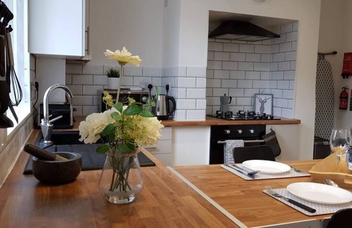 Barnsley Apartment | Apartment 1 at Tropicana House