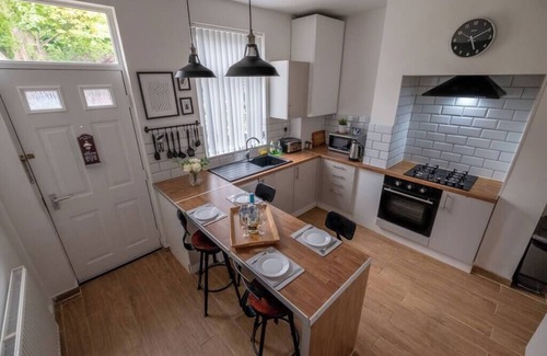 Barnsley Apartment | Apartment 1 at Tropicana House