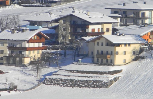 Ramsau im Zillertal Apartment | Apartment, 100 m from the ski bus stop, families welcome