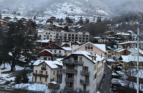 La Perriere Apartment | Apartment '103' with Shared Garden and Wi-Fi