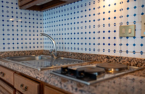 San Donato in Fronzano Apartment | Apartment '25 B Fattoria Degli Usignoli' with Shared Pool, Wi-Fi and Air Conditioning