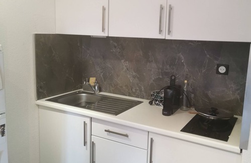 La Madrague Apartment | Apartment 2 minutes' walk from the beach at La Madrague tranche basse