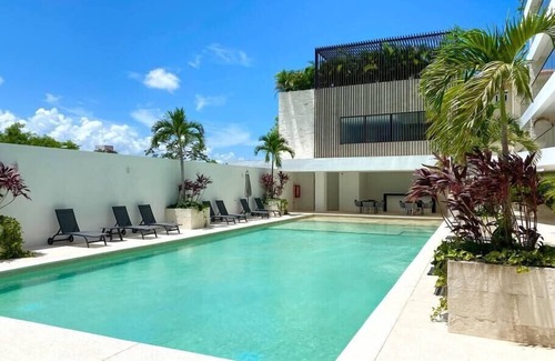 Downtown Cancun Apartment | Apartment 3 Bedroom with Terrace and Pool View