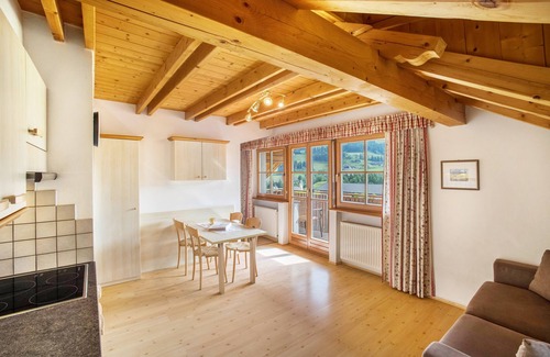 Valdaora di Sopra Apartment | Apartment '3' with Mountain View, Shared Garden and Wi-Fi