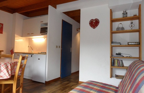 Areches Apartment | Apartment 4-6 people at the foot of the slopes, GARAGE, balcony TERRACE, lift