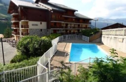 Areches Apartment | Apartment 4-6 people at the foot of the slopes, GARAGE, balcony TERRACE, lift