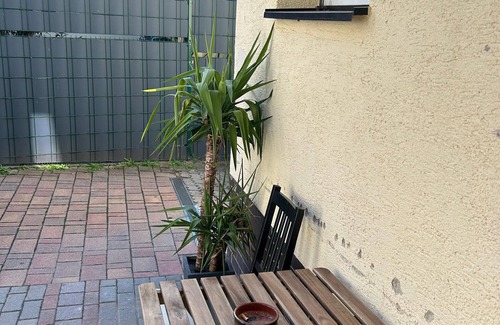 Leimen Apartment | Apartment '4' with Balcony and Wi-Fi