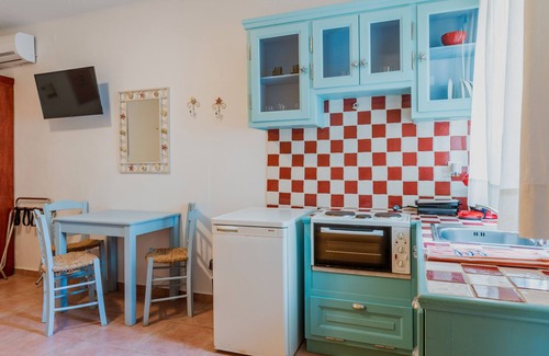 Agios Ioannis Apartment | Apartment '9' with Wi-Fi and Air Conditioning