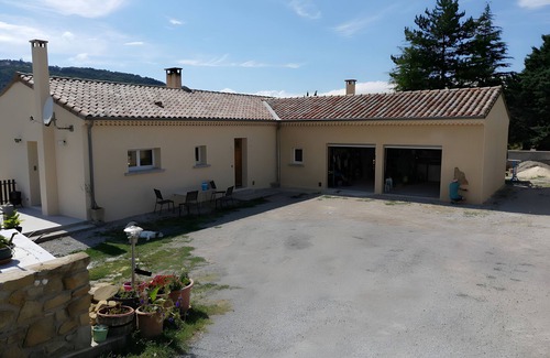 Bourdeaux Apartment | Apartment 'À La Campagne' with Mountain View, Private Terrace and Wi-Fi