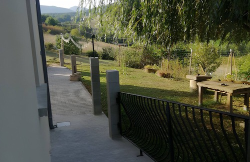 Bourdeaux Apartment | Apartment 'À La Campagne' with Mountain View, Private Terrace and Wi-Fi