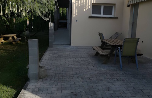 Bourdeaux Apartment | Apartment 'À La Campagne' with Mountain View, Private Terrace and Wi-Fi