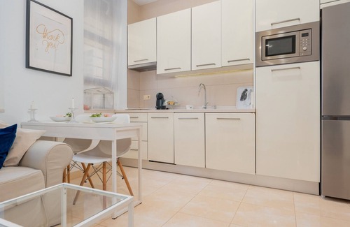 San Gil Apartment | Apartment 'Alameda Cool' with Wi-Fi and Air Conditioning