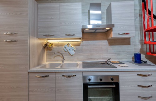 Mesagne Apartment | Apartment 'Alloggio Turistico Le Farfalle' with Private Terrace, Wi-Fi and Air Conditioning