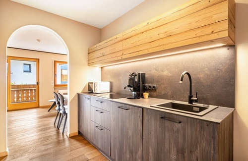 Racines Apartment | Apartment 'Alpenspitz App Mareiterstein 2' with Mountain View, Shared Garden and Wi-Fi