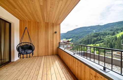 Racines Apartment | Apartment 'Alpenspitz Appartment Jaufen 2' with Mountain View, Shared Garden and Wi-Fi