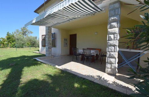 Njivice Apartment | Apartment Anica for 6 people