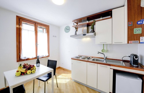 Sirmione Apartment | APARTMENT ANNA 2