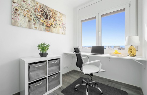 Torredembarra Apartment | Apartment 'Apartamento Moderno Y Soleado' with Sea View, Wi-Fi and Air Conditioning