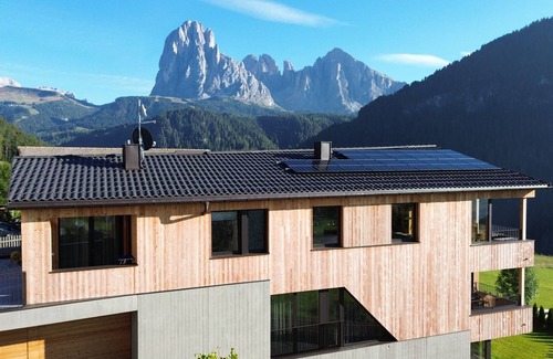Ortisei Apartment | Apartment 'Apartments Emilia 2' with Mountain View, Balcony and Wi-Fi