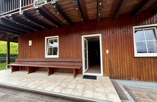 Kirnbach Apartment | Apartment 'Apfelblüte' with Mountain View, Shared Pool and Wi-Fi