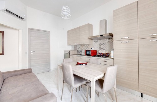 Bosa Historic Centre Apartment | Apartment 'Appartamento A' with Wi-Fi and Air Conditioning