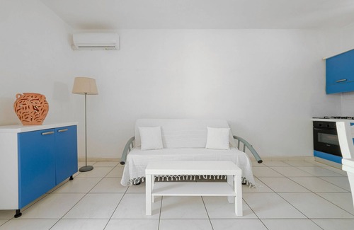 Otranto Apartment | Apartment 'Apt 5' with Shared Terrace, Wi-Fi and Air Conditioning
