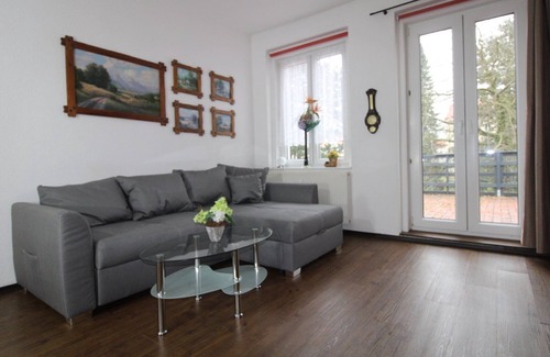 Goerlitz Apartment | Apartment at Birkenwäldchen in Görlitz Rauschwalde- with balcony, parking & comfort